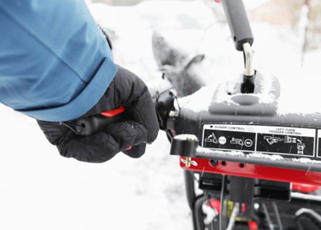 7 Troubleshooting Tips to Try If Your Snow Blower Won't Start Up